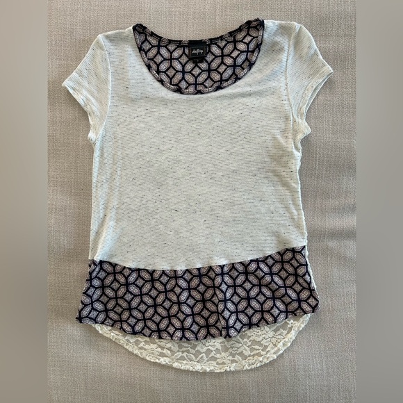 Daytrip Cute Short Sleeve Laced Back Top Shirt. Size Medium - Picture 8 of 14